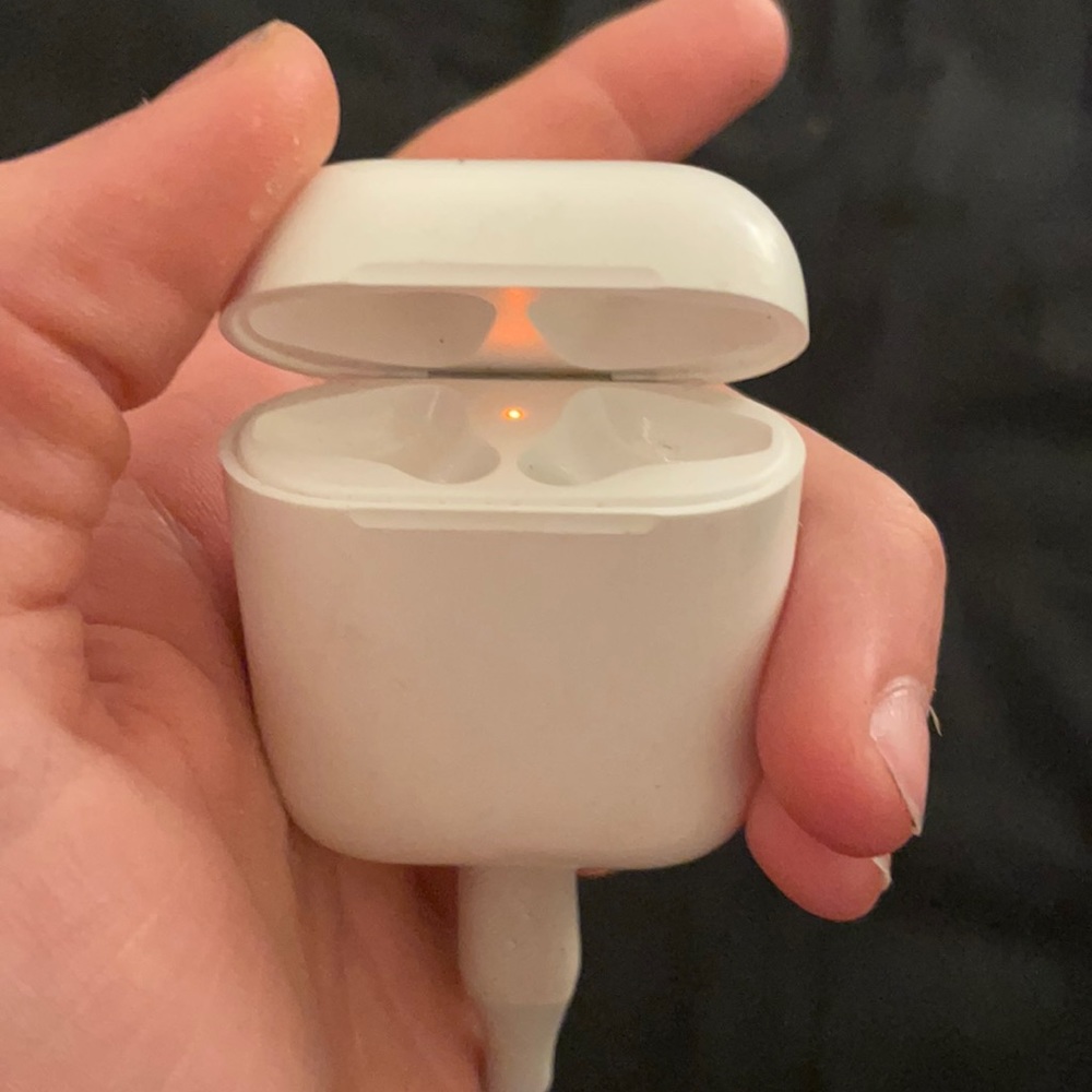 airpods charging case